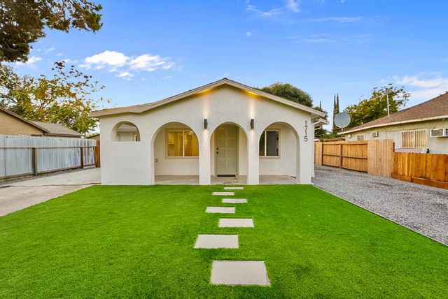 1715 Dallas St, Modesto, CA 95358