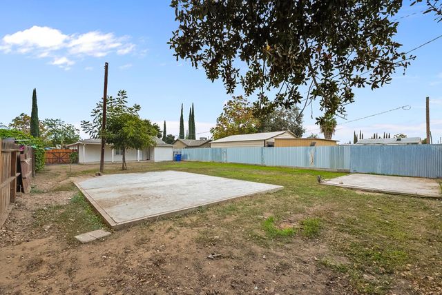 1715 Dallas St, Modesto, CA 95358