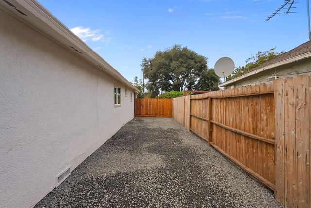 1715 Dallas St, Modesto, CA 95358