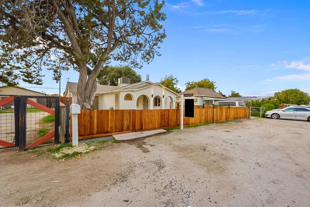 1715 Dallas St, Modesto, CA 95358