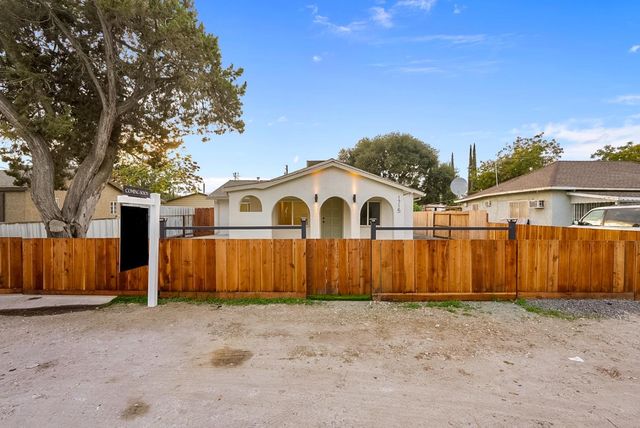1715 Dallas St, Modesto, CA 95358