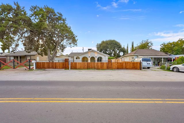 1715 Dallas St, Modesto, CA 95358