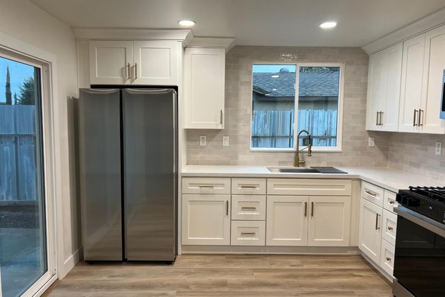 1715 Dallas St, Modesto, CA 95358