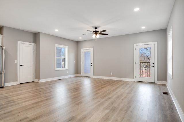 1121 Lawrence Ave Unit 8, Madison, TN 37115