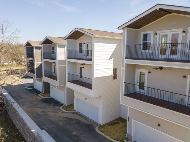 1121 Lawrence Ave Unit 8, Madison, TN 37115