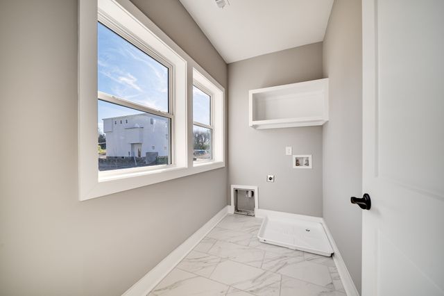 1121 Lawrence Ave Unit 8, Madison, TN 37115