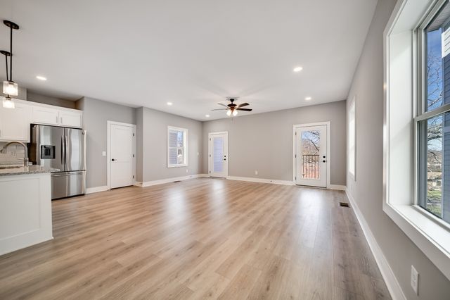 1121 Lawrence Ave Unit 8, Madison, TN 37115