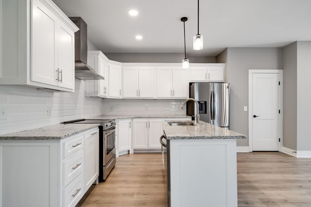 1121 Lawrence Ave Unit 8, Madison, TN 37115