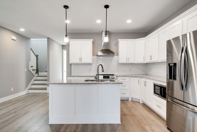 1121 Lawrence Ave Unit 8, Madison, TN 37115