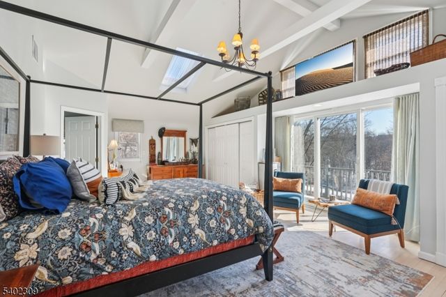 14 Manor Rd, North Haledon Boro, NJ 07508