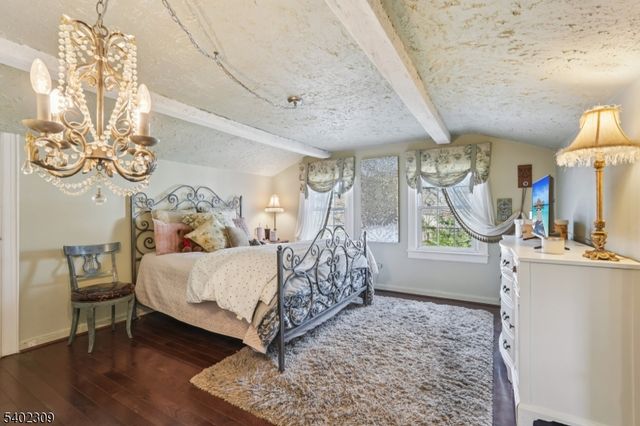 14 Manor Rd, North Haledon Boro, NJ 07508