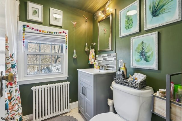 14 Manor Rd, North Haledon Boro, NJ 07508