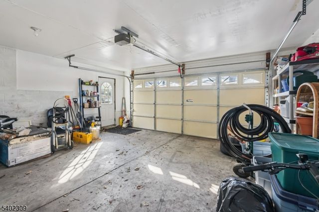 14 Manor Rd, North Haledon Boro, NJ 07508