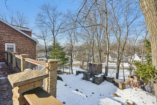 14 Manor Rd, North Haledon Boro, NJ 07508