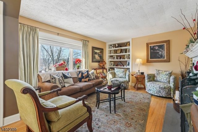 14 Manor Rd, North Haledon Boro, NJ 07508