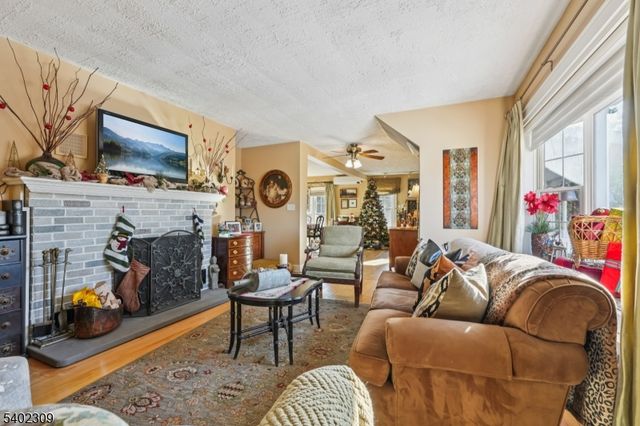 14 Manor Rd, North Haledon Boro, NJ 07508