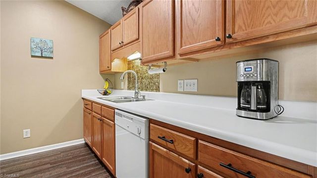 7151 Friendly Avenue H, Greensboro, NC 27410