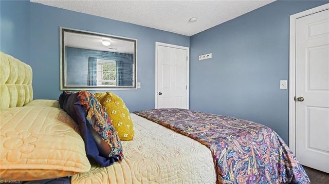 7151 Friendly Avenue H, Greensboro, NC 27410