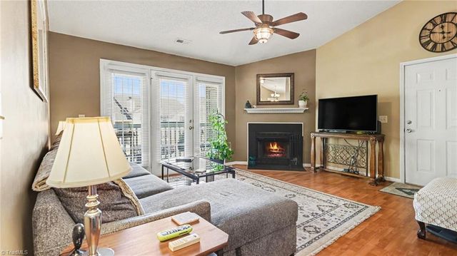 7151 Friendly Avenue H, Greensboro, NC 27410