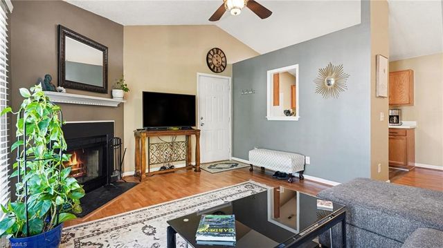 7151 Friendly Avenue H, Greensboro, NC 27410