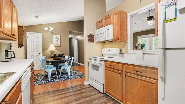 7151 Friendly Avenue H, Greensboro, NC 27410