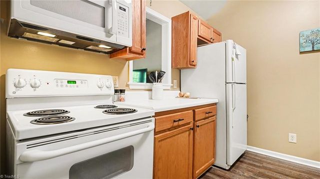 7151 Friendly Avenue H, Greensboro, NC 27410