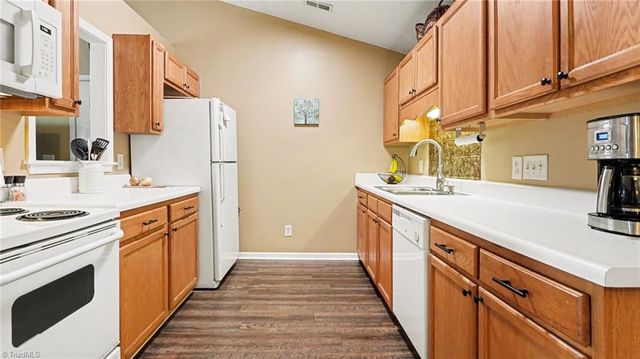 7151 Friendly Avenue H, Greensboro, NC 27410