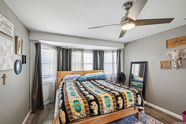 2595 County Road 128, Floresville, TX 78114