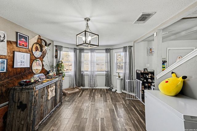 2595 County Road 128, Floresville, TX 78114