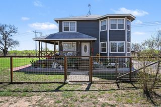 2595 County Road 128, Floresville, TX 78114