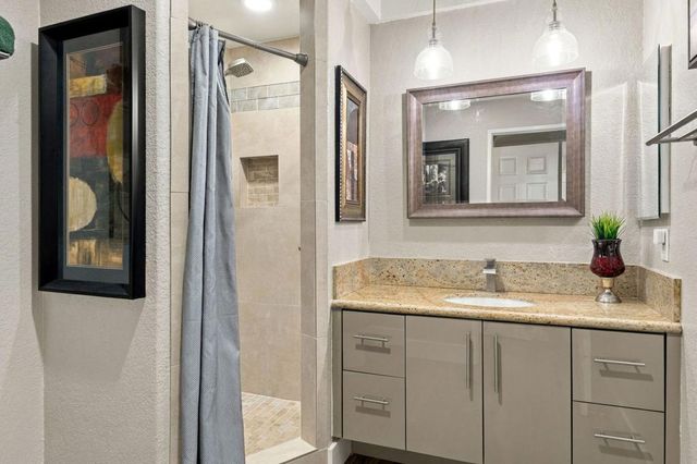 48115 Via Hermosa, La Quinta, CA 92253