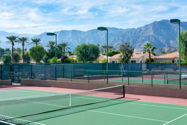 48115 Via Hermosa, La Quinta, CA 92253