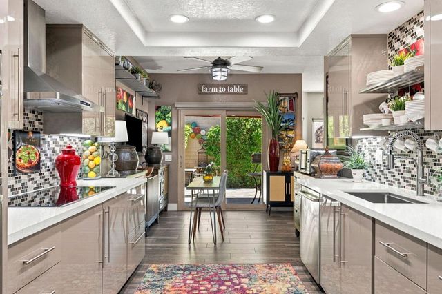 48115 Via Hermosa, La Quinta, CA 92253