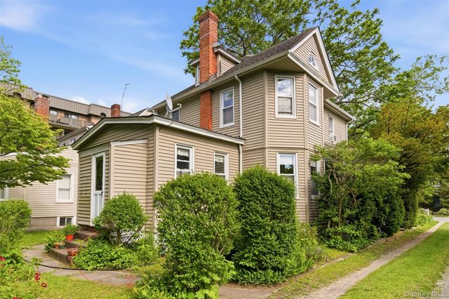 149 Maple Avenue, Westbury, NY 11590