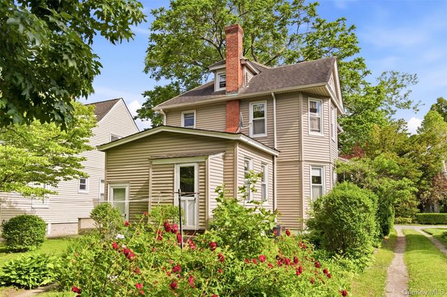 149 Maple Avenue, Westbury, NY 11590