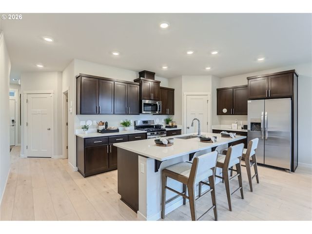 5737 Basalt Ct, Springfield, OR 97478