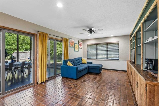 211 Ketch Creek Dr, Lawton, OK 73507