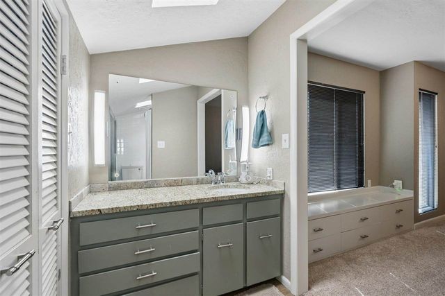 211 Ketch Creek Dr, Lawton, OK 73507