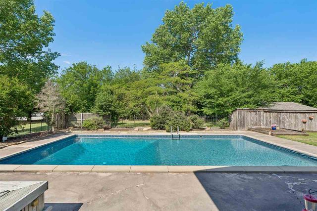 211 Ketch Creek Dr, Lawton, OK 73507