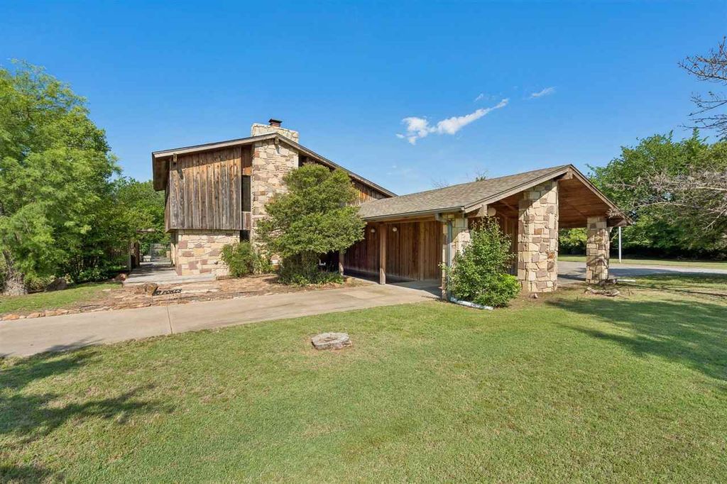 211 Ketch Creek Dr, Lawton, OK 73507