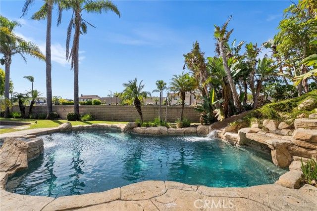 17481 Frans, Huntington Beach, CA 92649