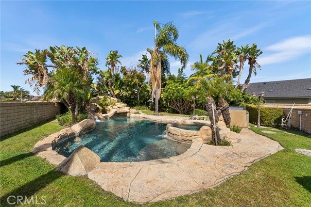 17481 Frans, Huntington Beach, CA 92649
