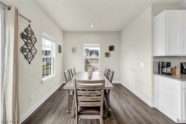 7203 Stonegate Circle NE, Canton, OH 44721