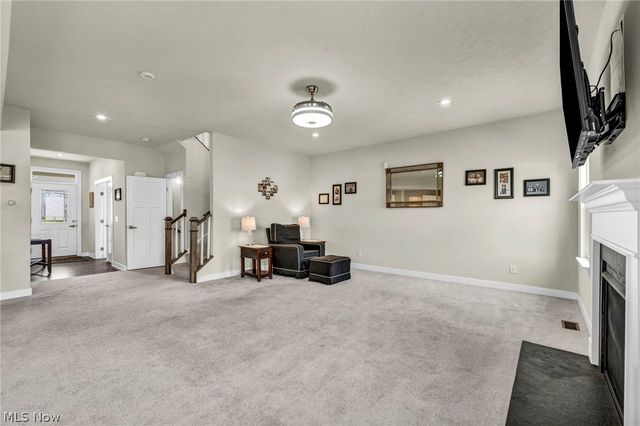 7203 Stonegate Circle NE, Canton, OH 44721