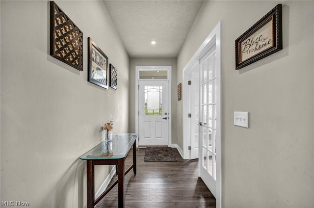 7203 Stonegate Circle NE, Canton, OH 44721