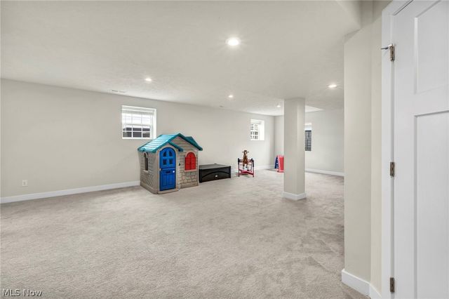 7203 Stonegate Circle NE, Canton, OH 44721