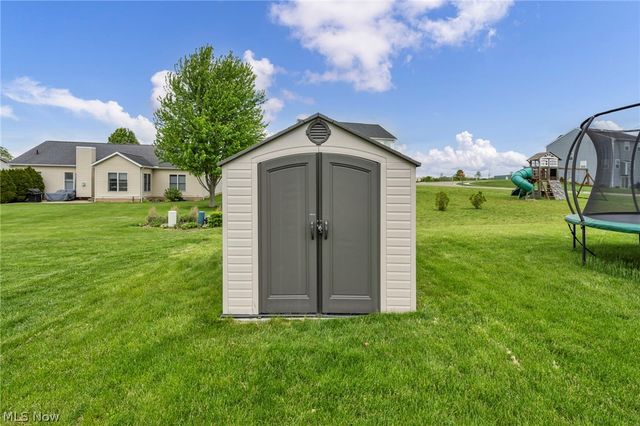 7203 Stonegate Circle NE, Canton, OH 44721
