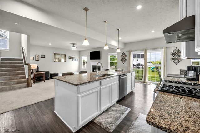 7203 Stonegate Circle NE, Canton, OH 44721