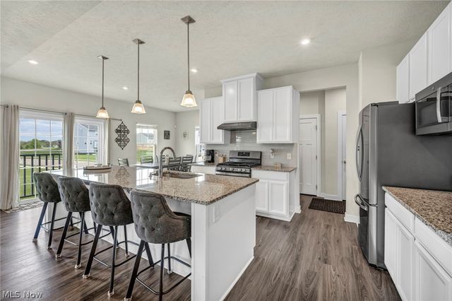 7203 Stonegate Circle NE, Canton, OH 44721