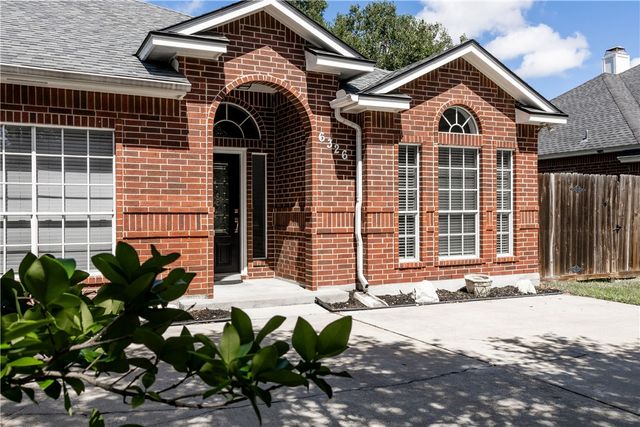 6326 Saint Denis St, Corpus Christi, TX 78414